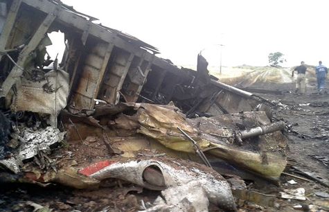 Обломки разбившегося на Украине Боинга-777. Фото © Reuters